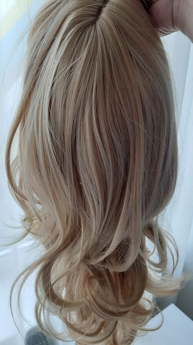 Парик мелированный блонд волнистые светлые волосы