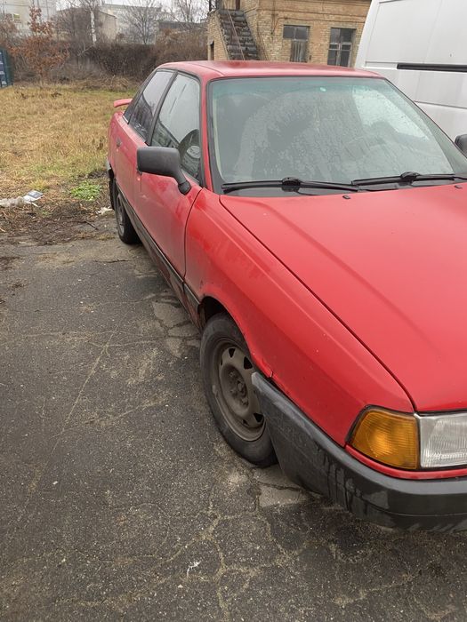 Audi 80 1,8 механика ( торг)
