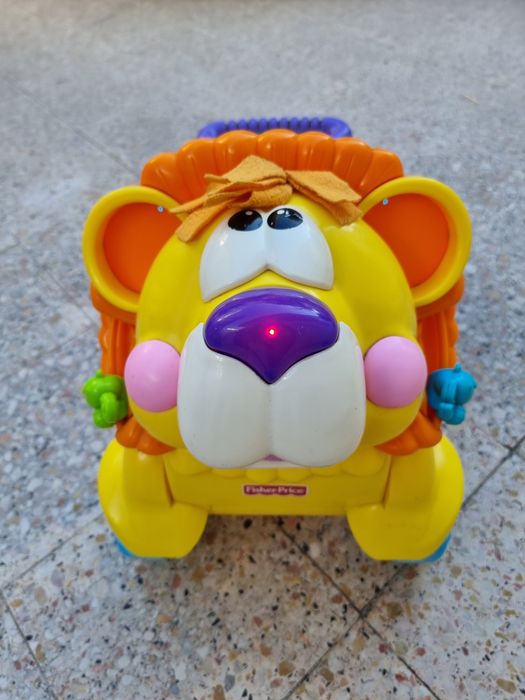 Andarilho Leão da Fisher Price