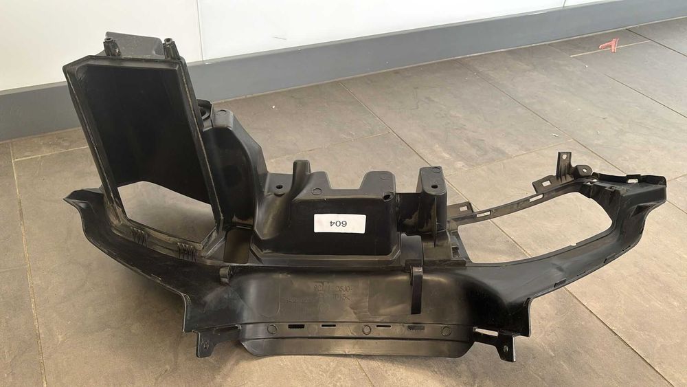 Kokpit wypełnienie osłona nóg Suzuki Burgman 650. 2013-18 [604]