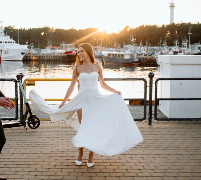 Klasyczna i elegancka suknia ślubna lara amylove