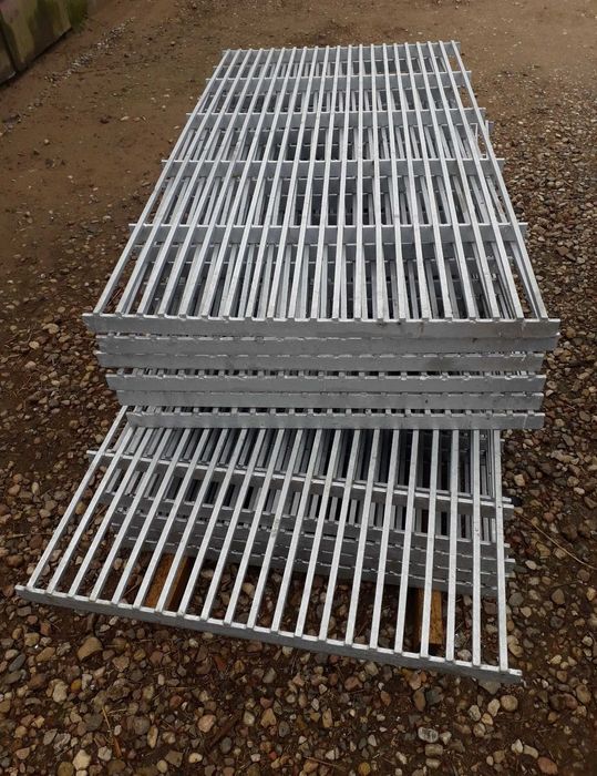 Ruszta metalowe inwentarskie, kraty dla bydła
