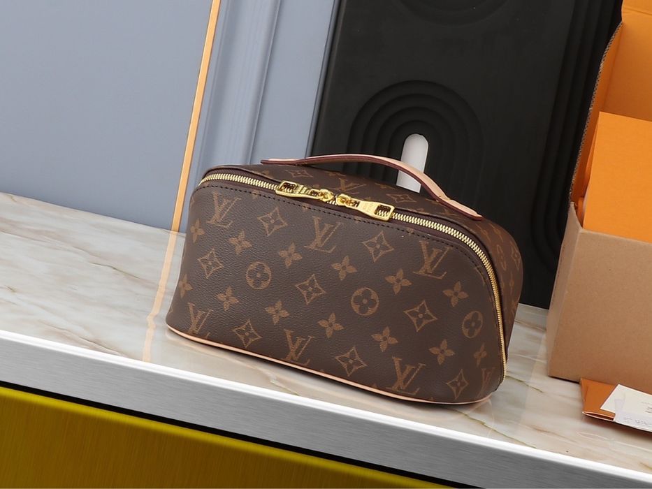 Косметичка несесер жіноча Louis Vuitton Toiletry Bag луи  монограм