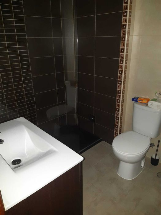 Arrendo T1 Espaçoso e remodelado em Queluz, junto PSP