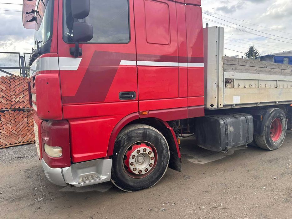 Тягач вантажний DAF XF 105