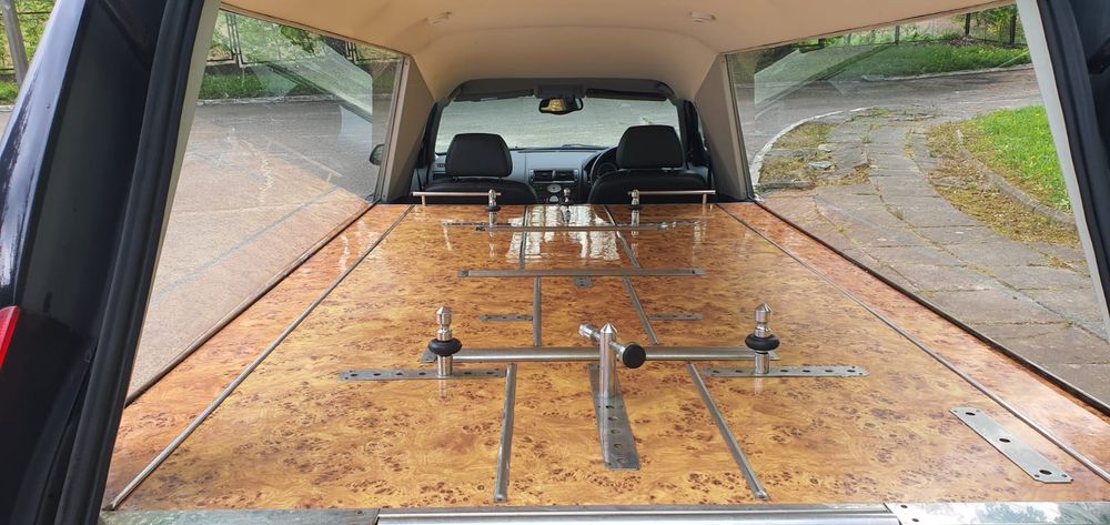 Ford Mondeo Karawan 2003 — катафалк