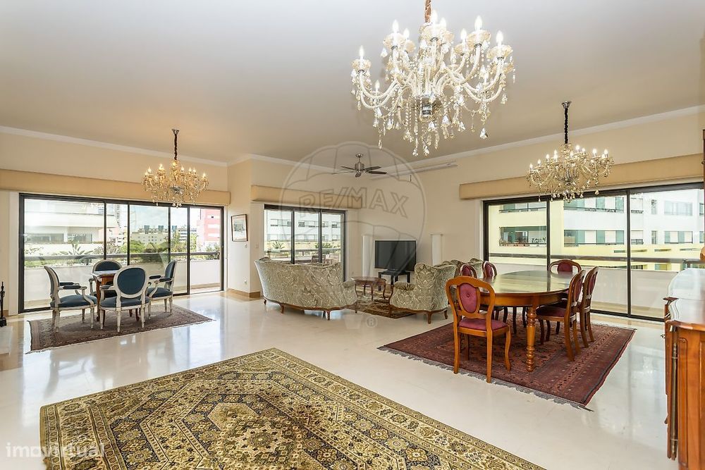 Apartamento T5 para arrendamento