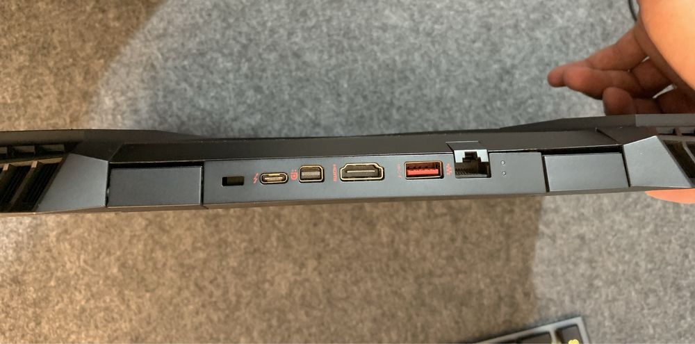 Hp OMEN i7-9750h Gtx1660ti 144hz