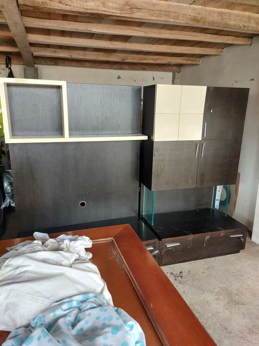 Móvel de sala madeira com portas