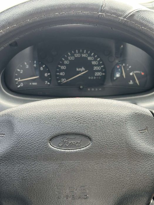 Ford Escort 1.6 бензин переоформояється