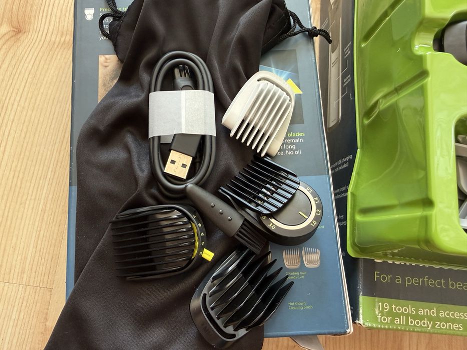 Тример Philips Norelco Multigroom 7000 MG7910/49
