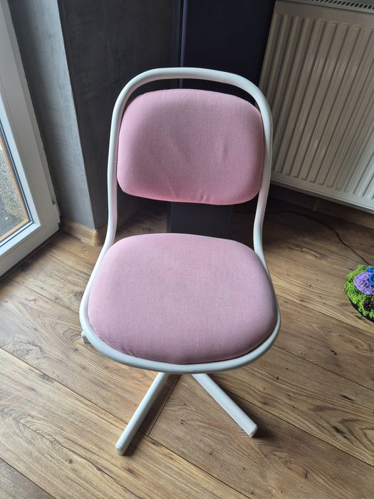 Ikea  Dziecięce krzeslo biurowe białe/różowe  Örfjall