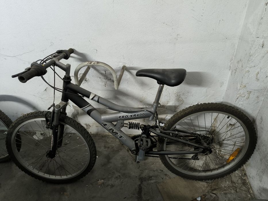 Duas bicicletas roda 26 e roda 24