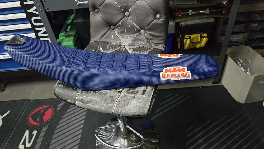 Vendo banco KTM exc 2024 original rebaixadoado