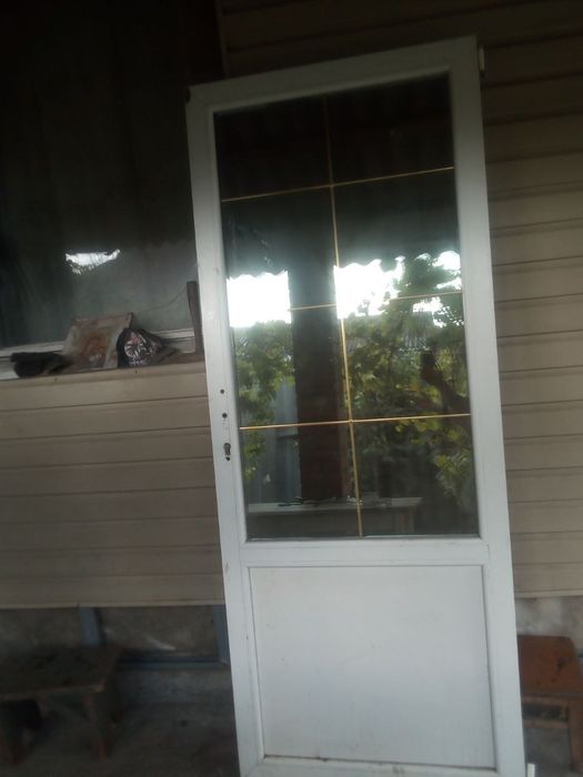 Пластиковые двери