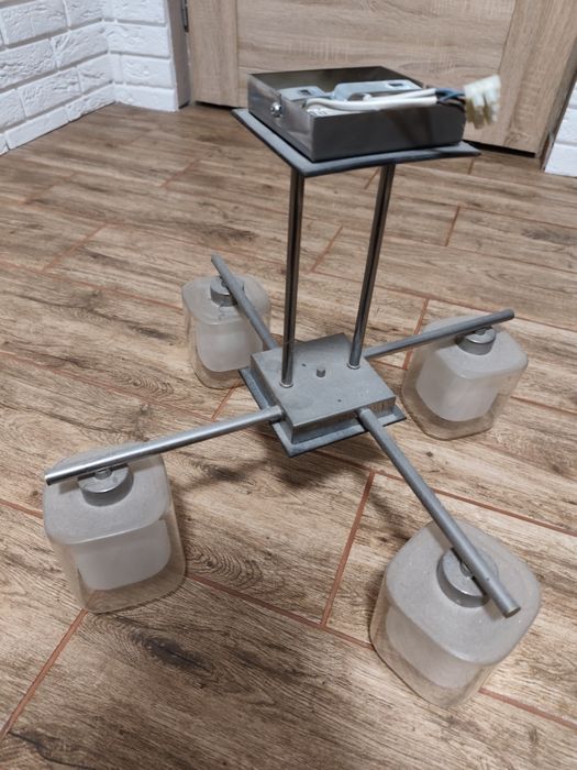 Żyrandol Lampa 4 żarówki LED