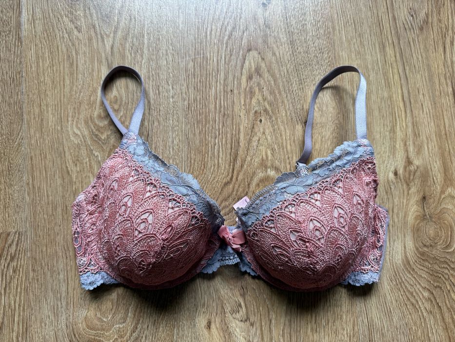 Biustonosz 85D koronka Hunkemöller