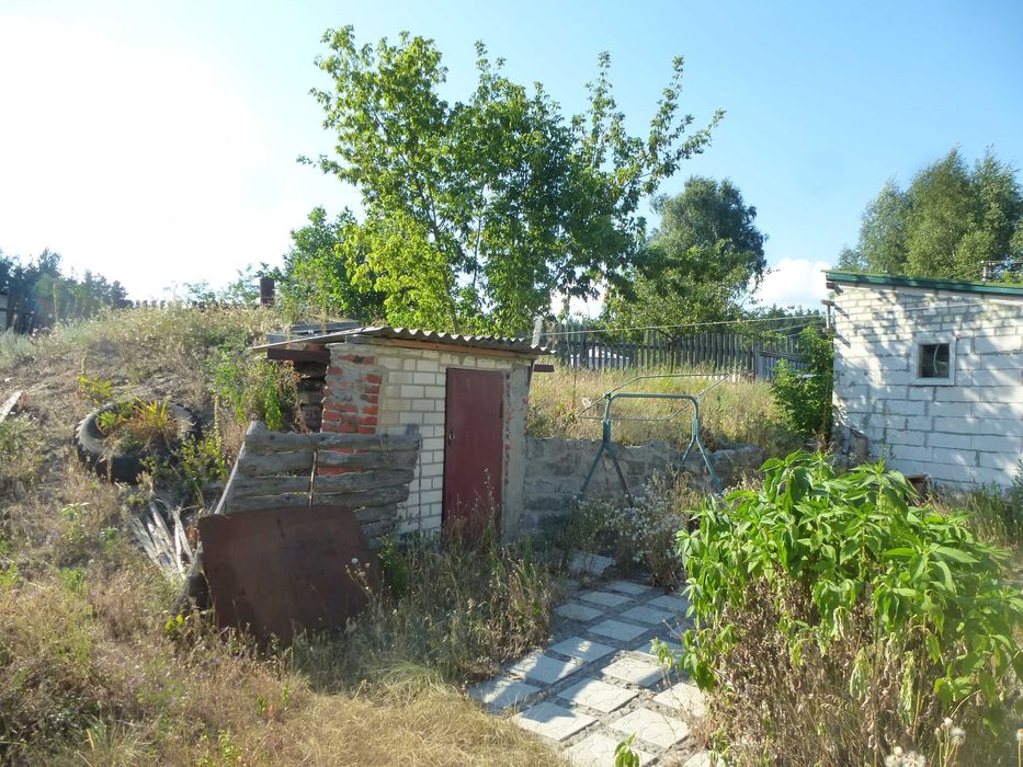 Продам небольшой уютный дом с озером в с. Чемужовка