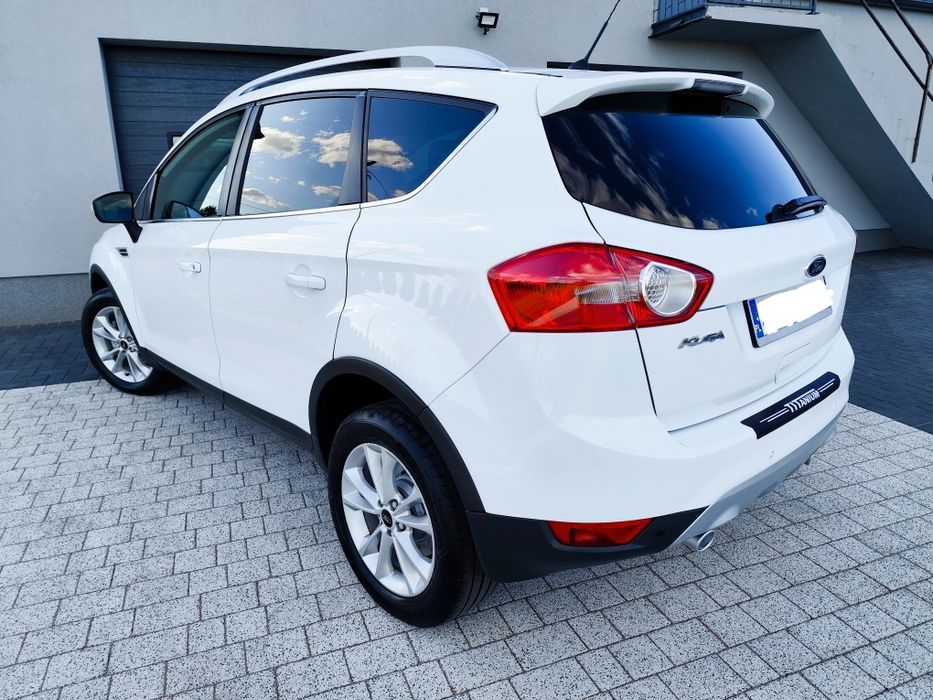 ZABACZ JĄ!! ŚLICZNY RODZINY SUV Ford Kuga LIFT 2.0 140km. 1 Właściciel . Niski Przebieg. STAN PERFEKCYJNY.