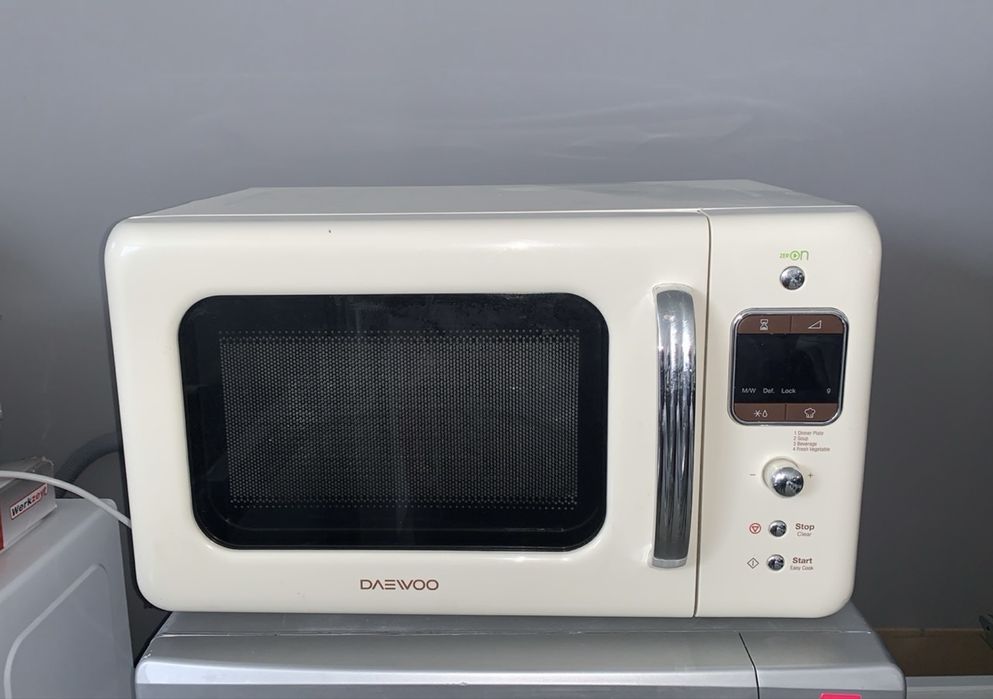 Мікрохвильова піч Daewoo з Німеччини