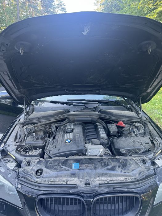 BMW523 2.5 бензін