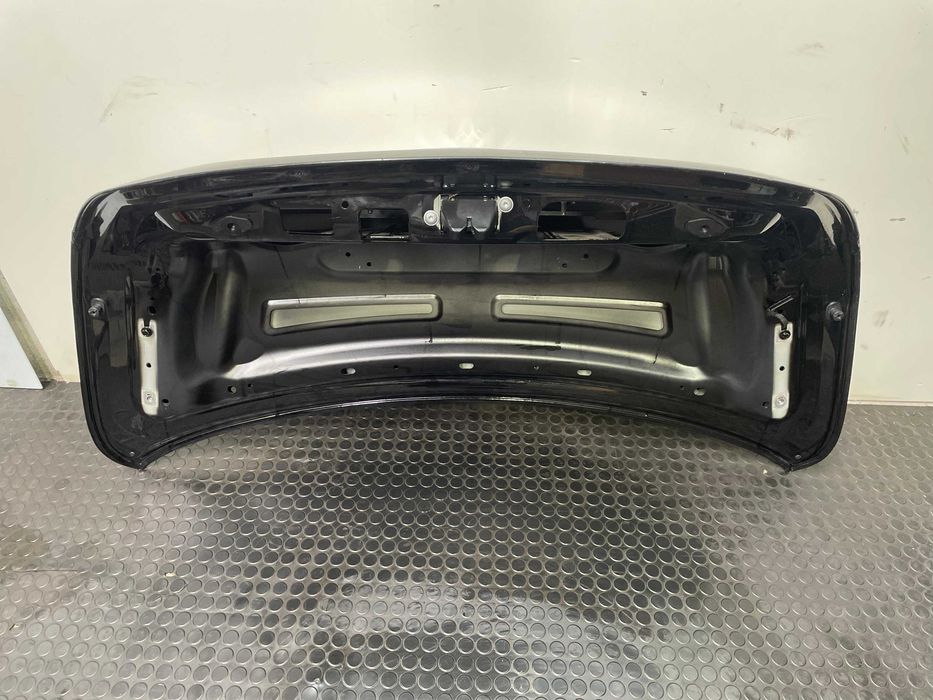 Porta traseira da Mala Mercedes-Benz W205 (2017)