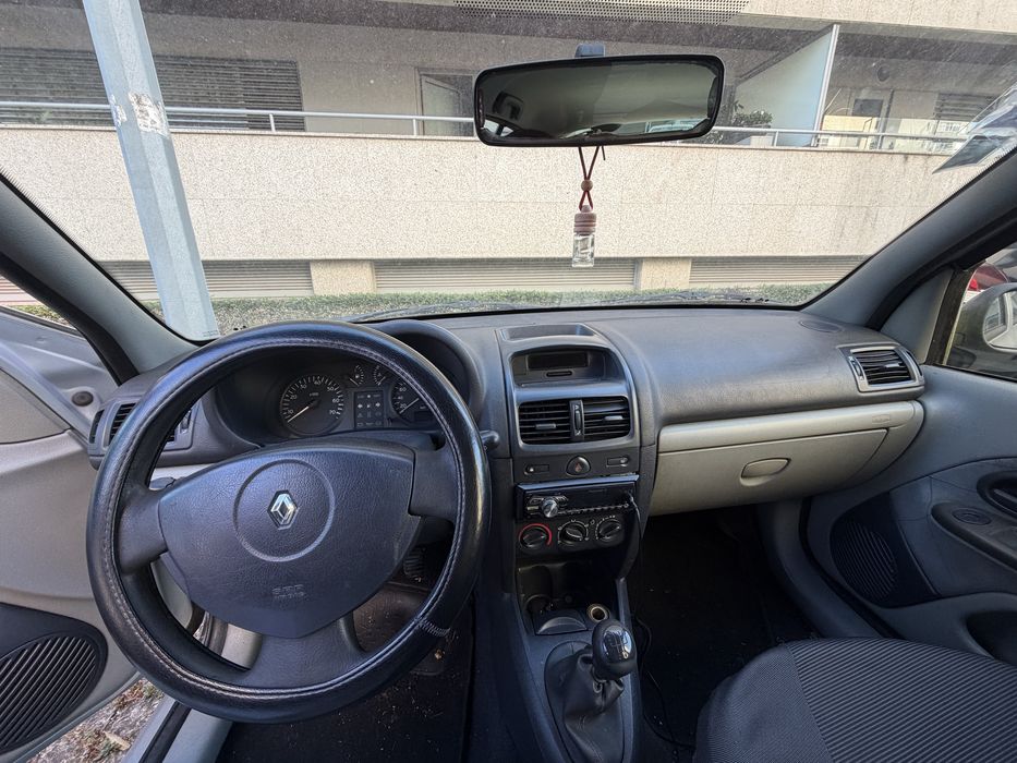 Vendo renault clio