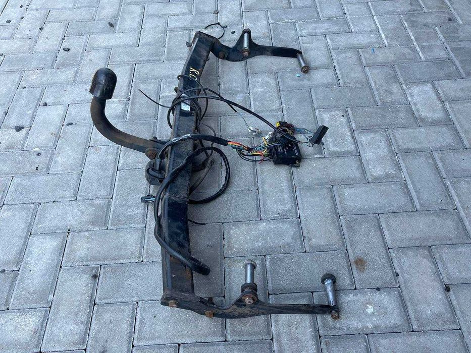 фаркоп оригінальний Renault Clio 3 хетчбек