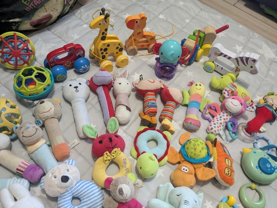 Дитячі іграшки для найменших)