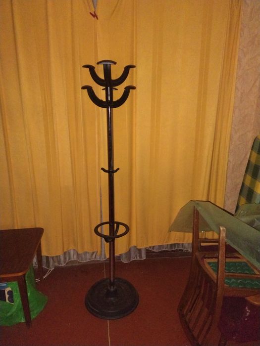 Вішалка -стійка для дома та офісу