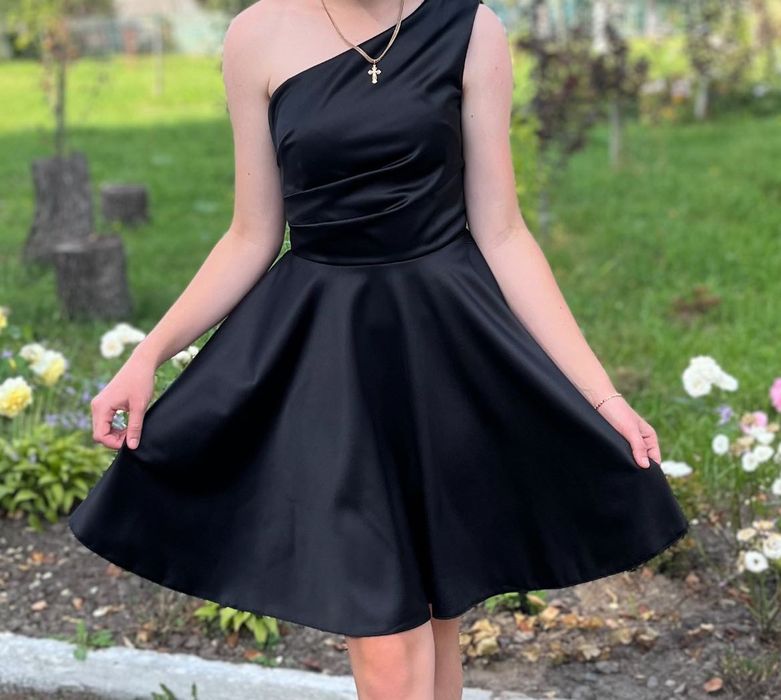 Вечірня, коктейльна, асиметрична сукня