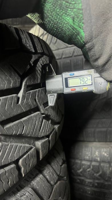 Комплект зимової гуми 215/60/17