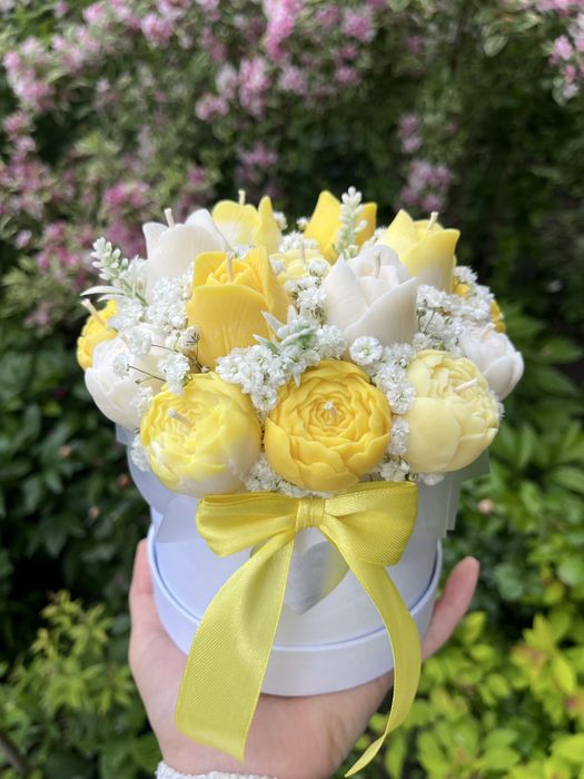 Подарунок на 14 лютого/Букети і свічок