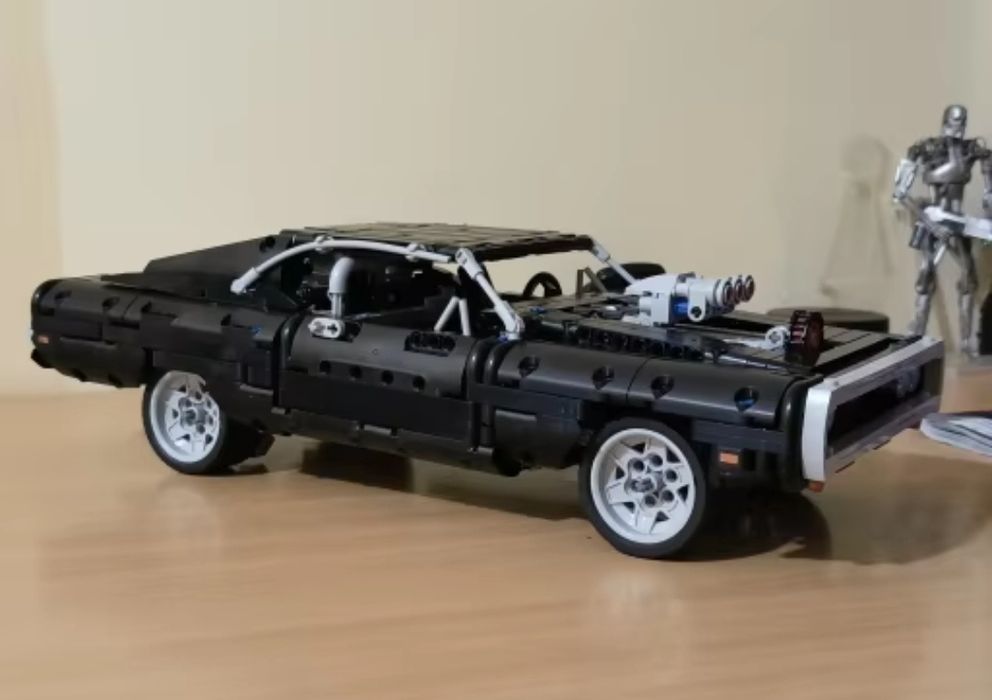 Конструктор Автомобиль Dodge Charger Technic  1077 шт блоков Lego F1
