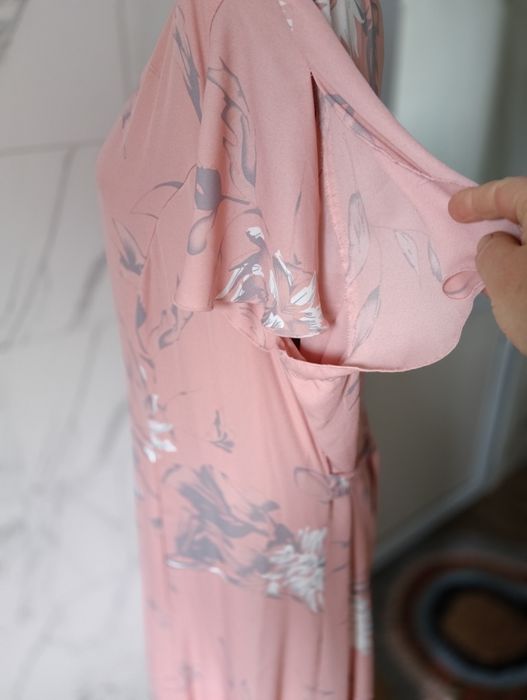 Сукня в стані нової,54-56.Вона шикарна!