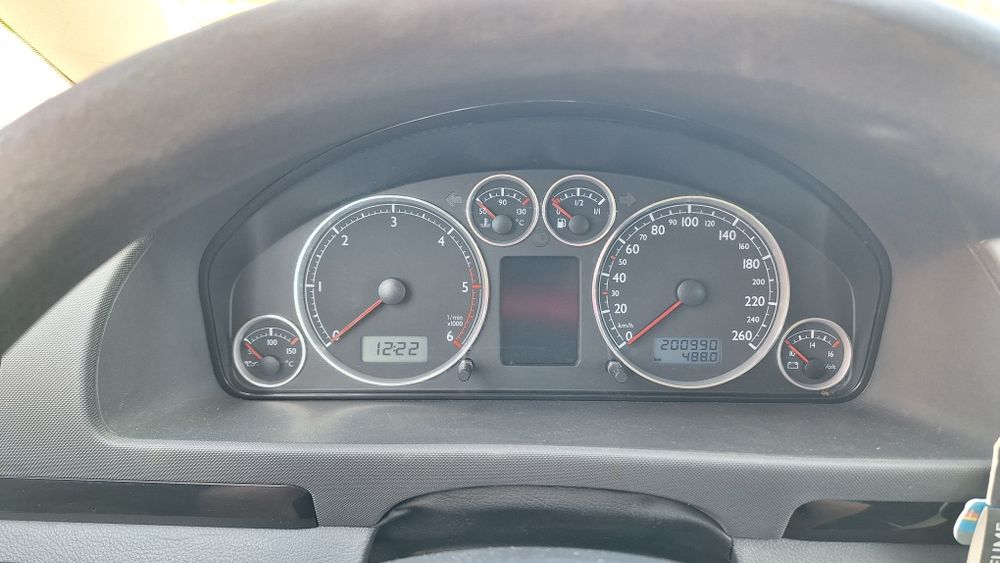 Сімейне авто Volkswagen Sharan