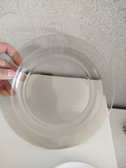 Набір посуду (тарілки , горнятка,ложки,вилки