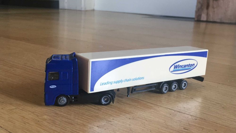 DAF -metalowy model ciągnika siodłowego z naczepą - Wincanton