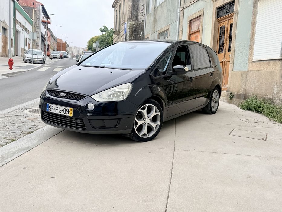 Ford S-Max 1.8 TDCi 125 cv | 2008 | Bem Estimada | Revisão Feita