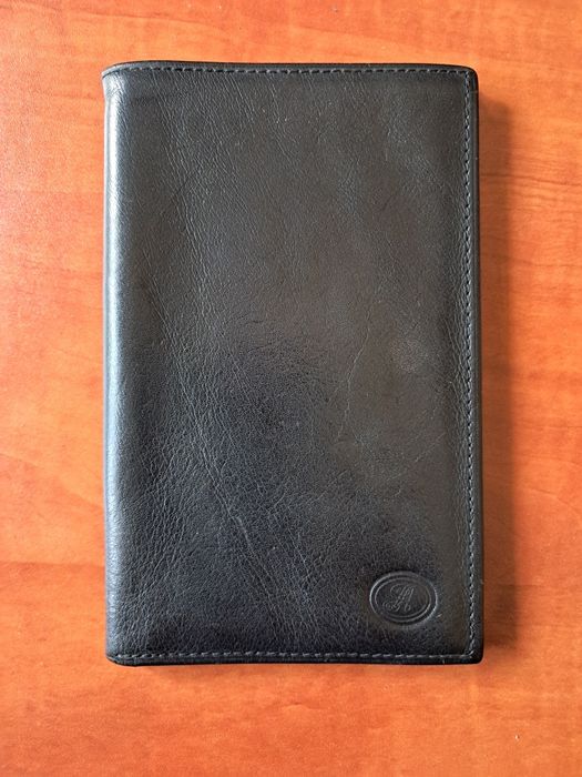 Carteira em pele