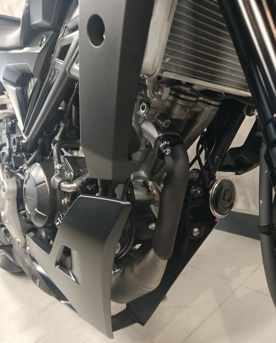 Honda CB125R 2024 Naked - 3.214kms - 2024 n( KTM Yamaha Suzuki CF )