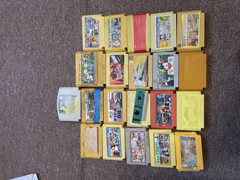 Продам Оригінальний Famicom
