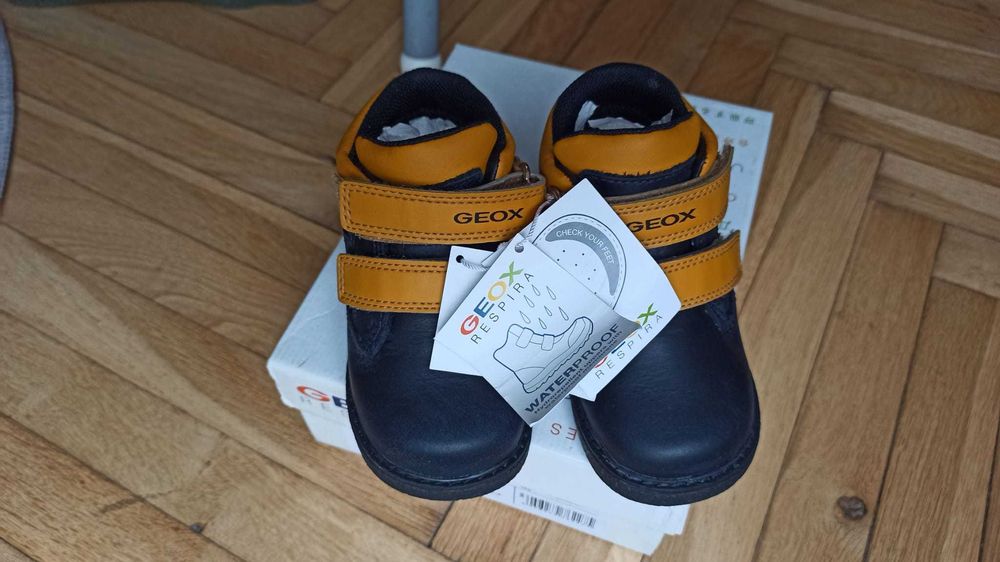 Buty chłopięce jesienne Geox Nowe 22
