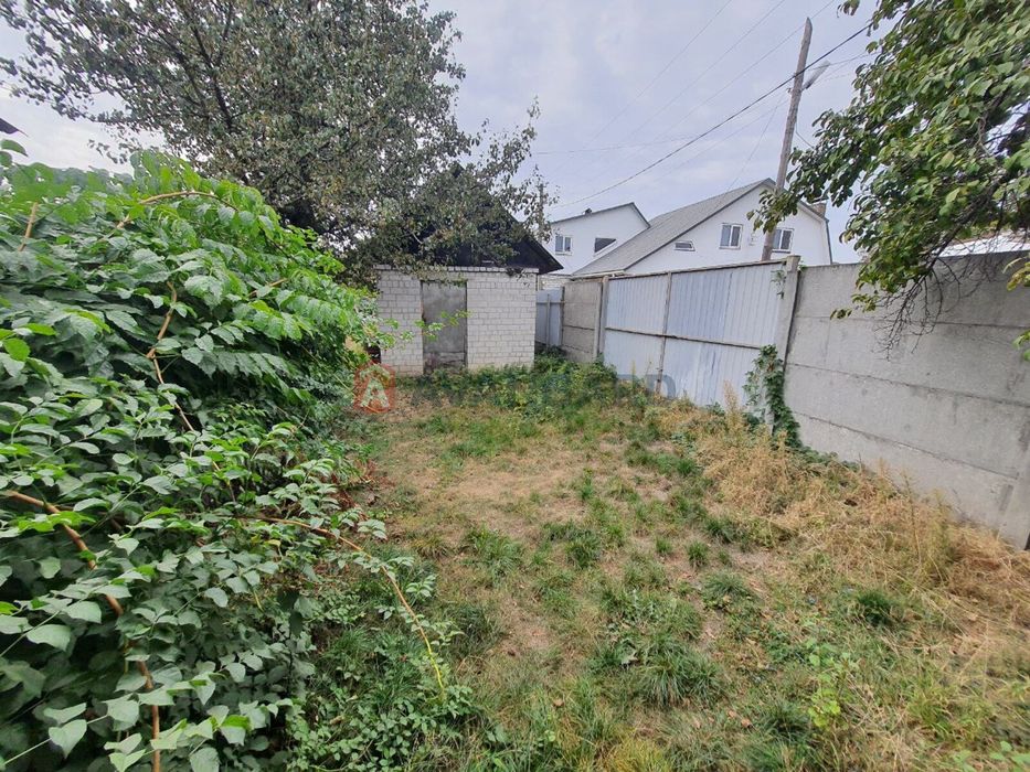 Продаж частини будинку на казбеті