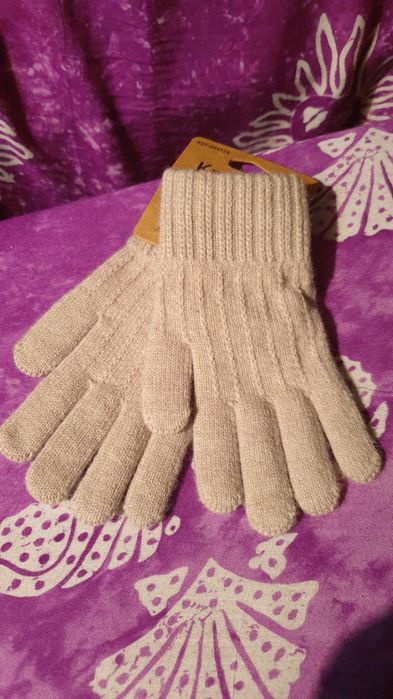 Nowe cieplutkie rekawiczki unisexy dla dziecka wiek 5/8 lat