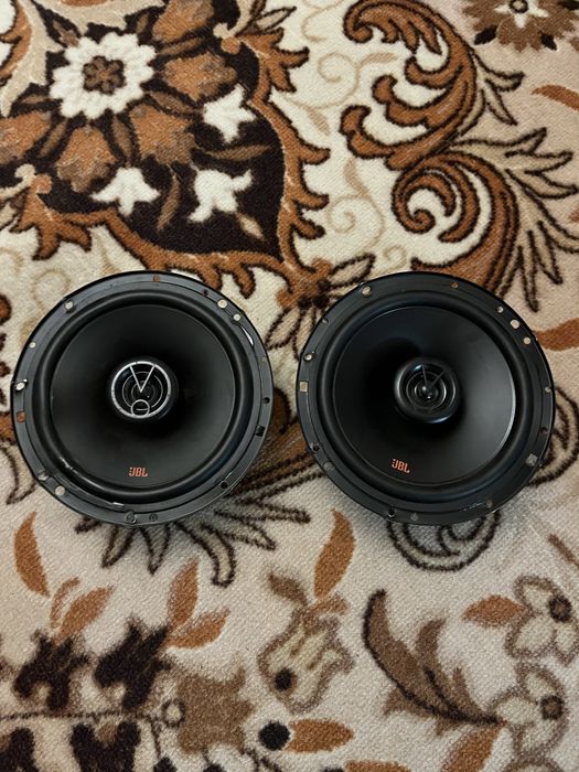 Продам 2 колонки JBL  stage 2