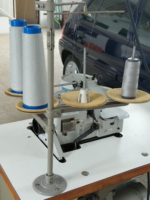Máquina de corte e coze