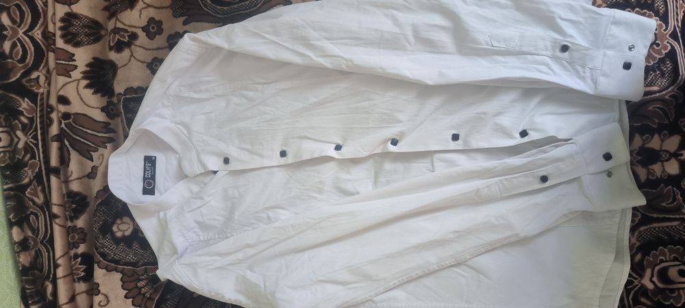 Рубашка на закльопках без коміра