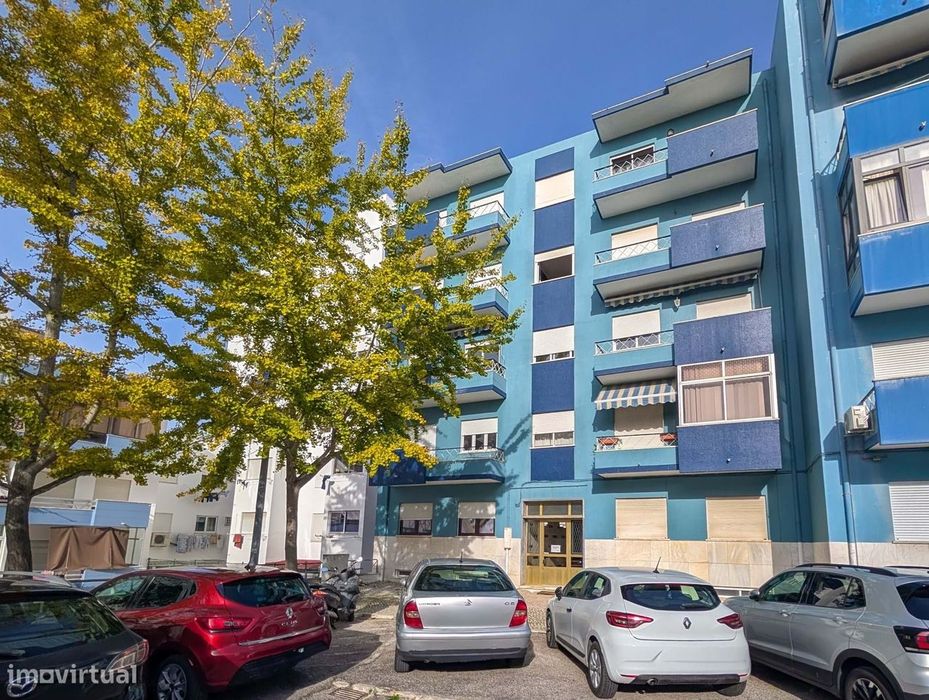 T3 Almada com Varanda