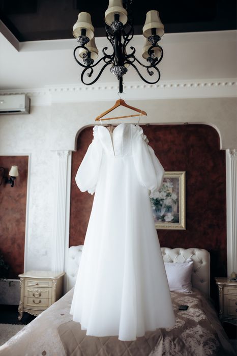 Продам весільну сукню